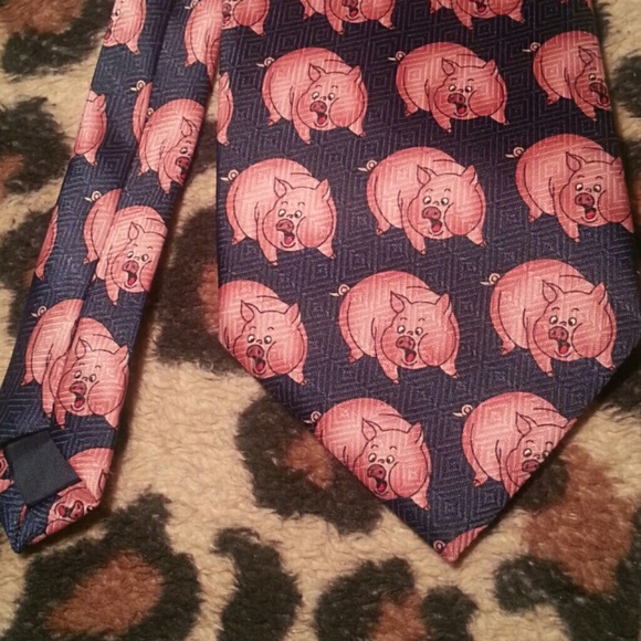 Renaissance pig neck tie