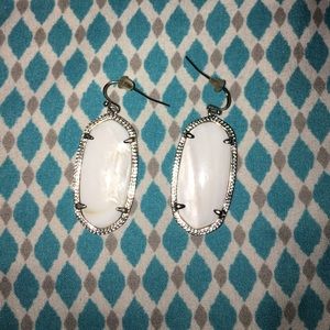 Kendra scoot white earrings