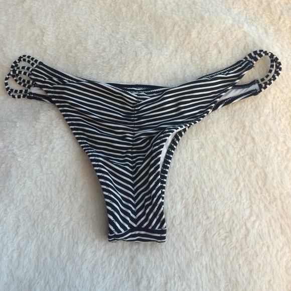 Victoria's Secret The Super Strappy Itsy Bikini - Picture 2 of 3