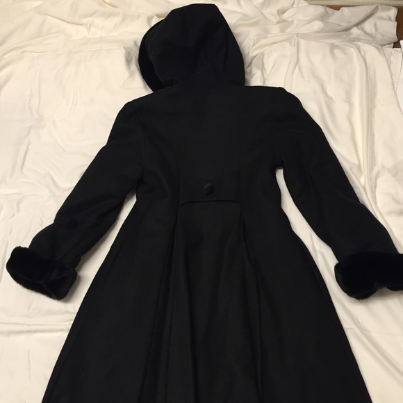 Trilogi Collection Faux Fur Lined Hooded Coat. - Picture 4 of 4