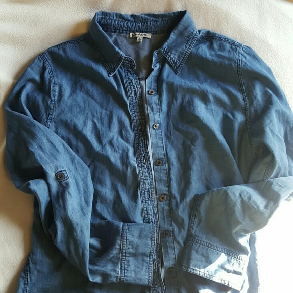 Lightweight Chambray Shirt