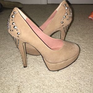 Vince camuto nude spiked heels