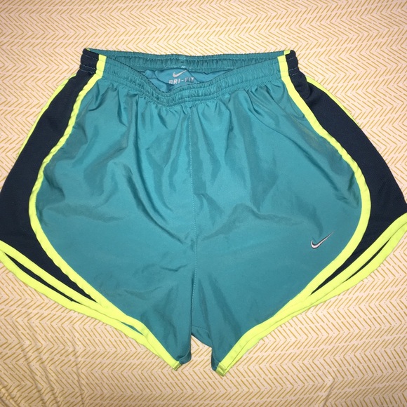Nike running shorts - Picture 1 of 3