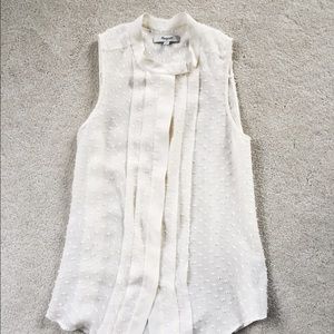 Sleeveless Blouse Top