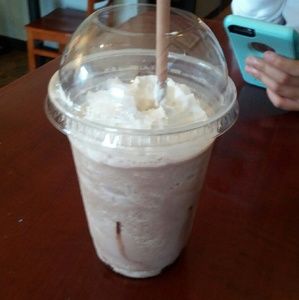 Meet your Posher, Cait