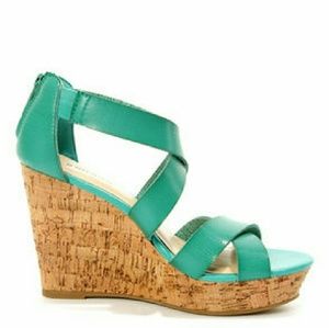 BAMBOO | SEA GREEN CRISSCROSSING STRAPPY WEDGES