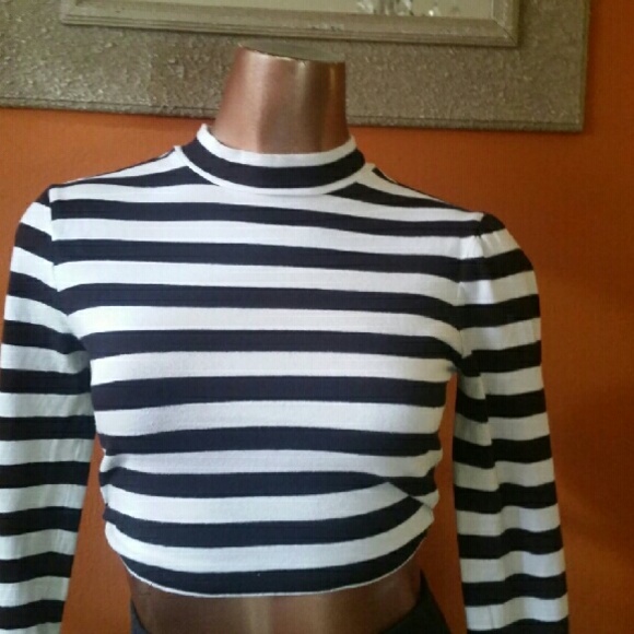 Horizontal stripped crop top
