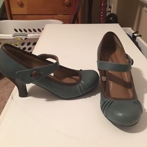 An adorable pair of unique sandles!