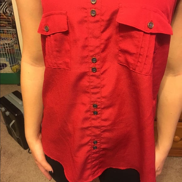 Red tank - Picture 2 of 3