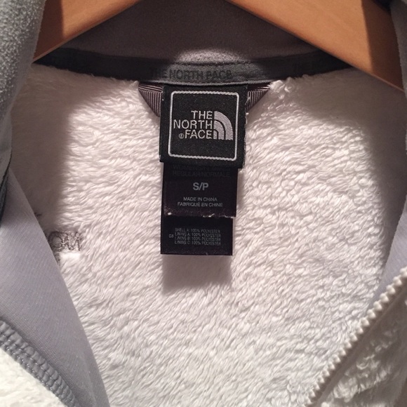 All white North Face - Picture 4 of 4