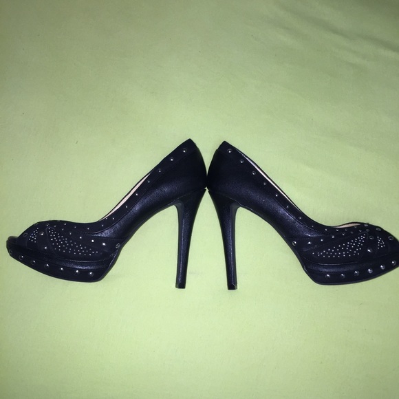 Gianni Bini Black heels