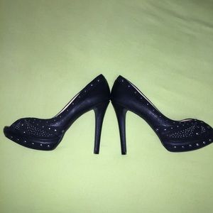 Gianni Bini Black heels