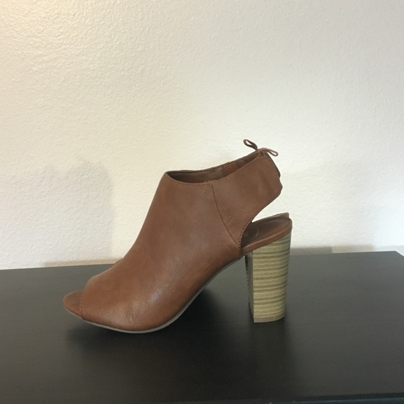 GAP Heels
