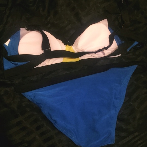 Color Block Bathing Suit - Picture 4 of 4