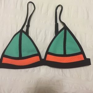 Triangl bikini top