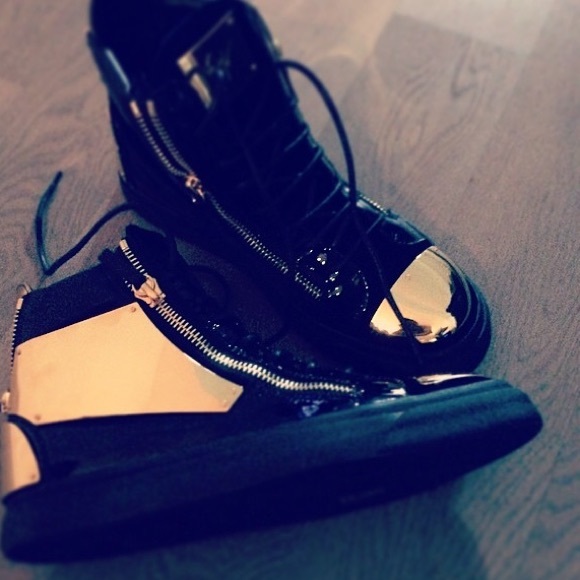 Black and gold GZ sneakers - Picture 1 of 1