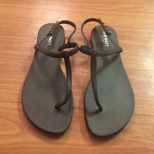 Old navy t-strap sandals