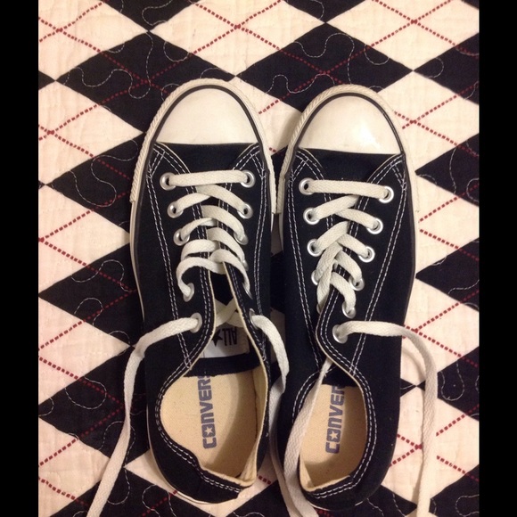 Women's Size 8 Converse