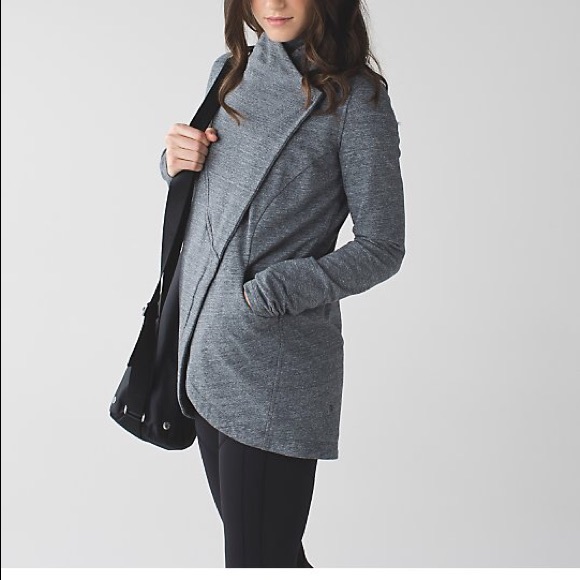 NWT that's a Wrap Lululemon