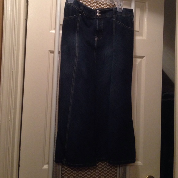Bandolino blue jean skirt