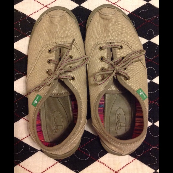Sanuk, size 7.5 laced loafers