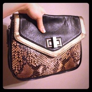 SALE! Trendy Snakeskin Clutch