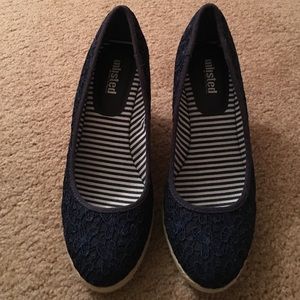 Navy blue lace material wedge