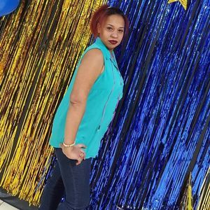 Meet your Posher, Iris