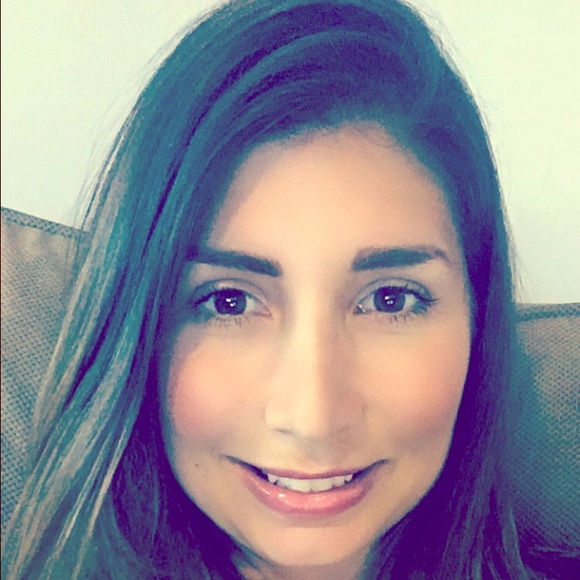 Meet your Posher, Lisa - Picture 1 of 1