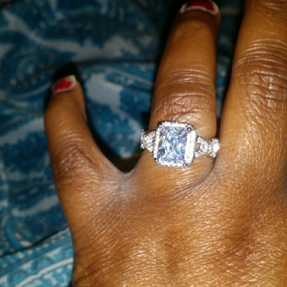 ***SOLD*****2 Ct Cz 925 Silver Engagement Ring