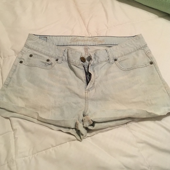 American Eagle light denim and white shorts - Picture 1 of 3