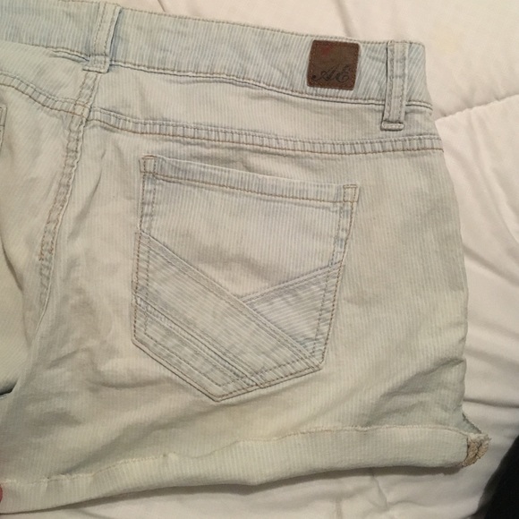 American Eagle light denim and white shorts - Picture 3 of 3