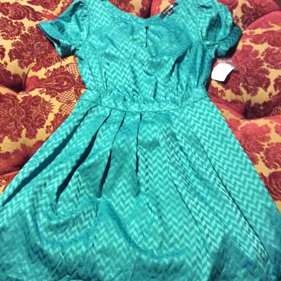 New with tag Forever 21 Dress - Picture 1 of 3