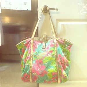 Lilly Pulitzer resort travel bag pink slip on it