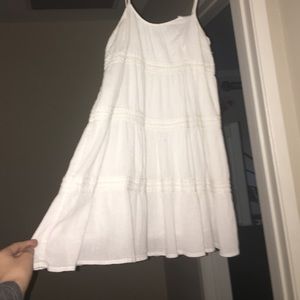 O'Neil White dress small tare can we easily fixed