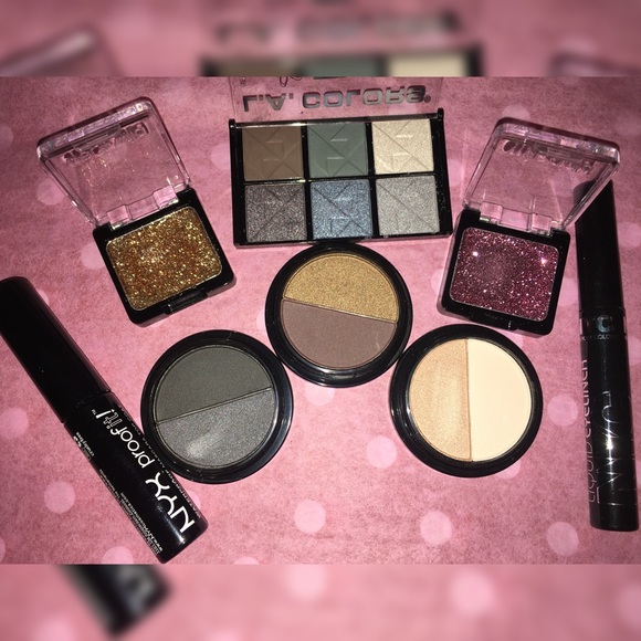 MAKEUP BUNDLE !