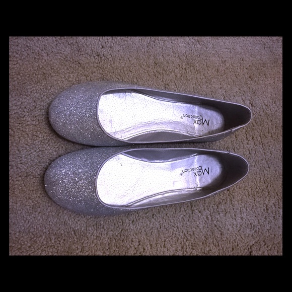 Cute sparkled flats