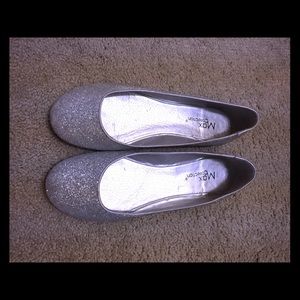 Cute sparkled flats