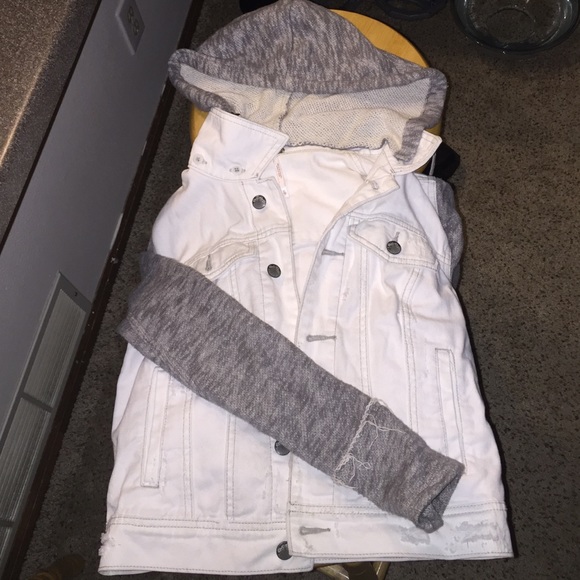 Beautiful white Jean FP jacket!!! NWOT💕