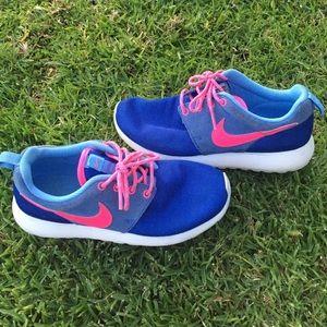Nike roshes women