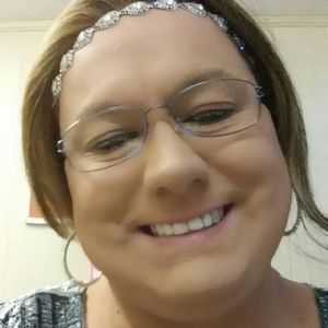 Meet your Posher, Cynthia