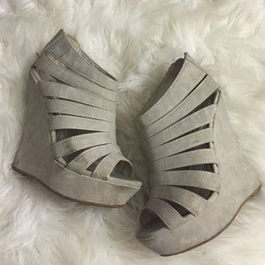 Light grey wedges.