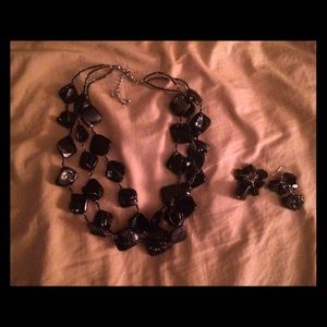 Necklace and earring set