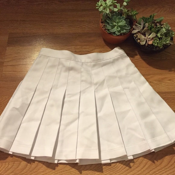 Brand new American Apparel white tennis skirt.