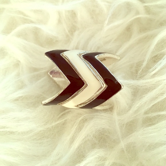 Chevron stackable Ring Set Black and White
