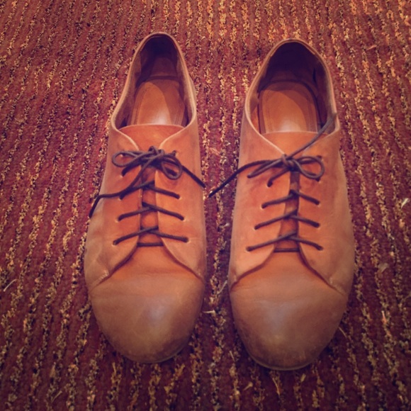 Real tan leather Oxford lace up flats