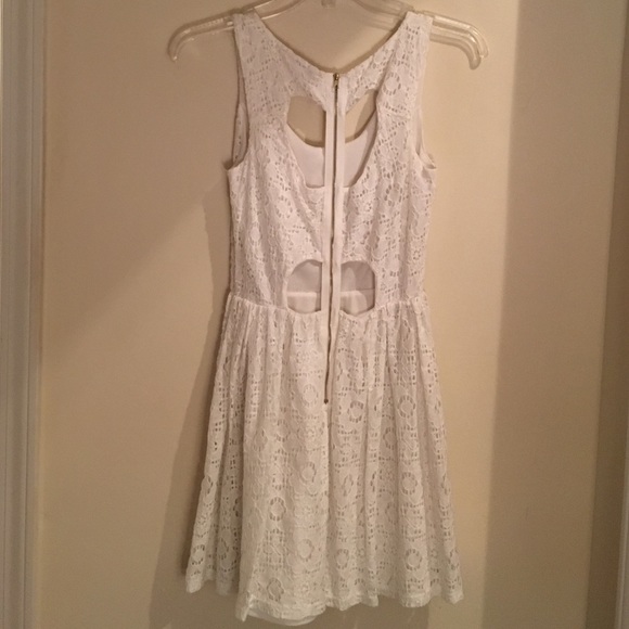 White lace sun/formal dress - Picture 2 of 3