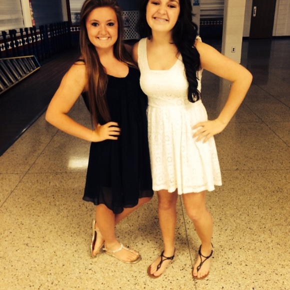 White lace sun/formal dress - Picture 3 of 3