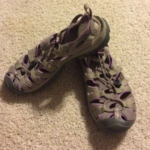Keen sandals size 9