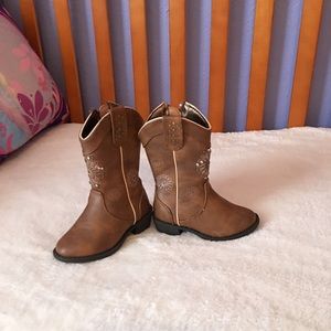 Size 6 girls toddler boots